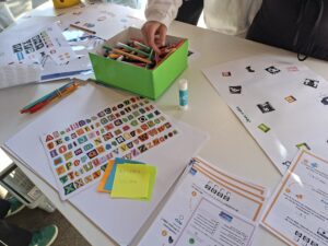 Activités de sensibilisation au numérique avec la réalisation de posters